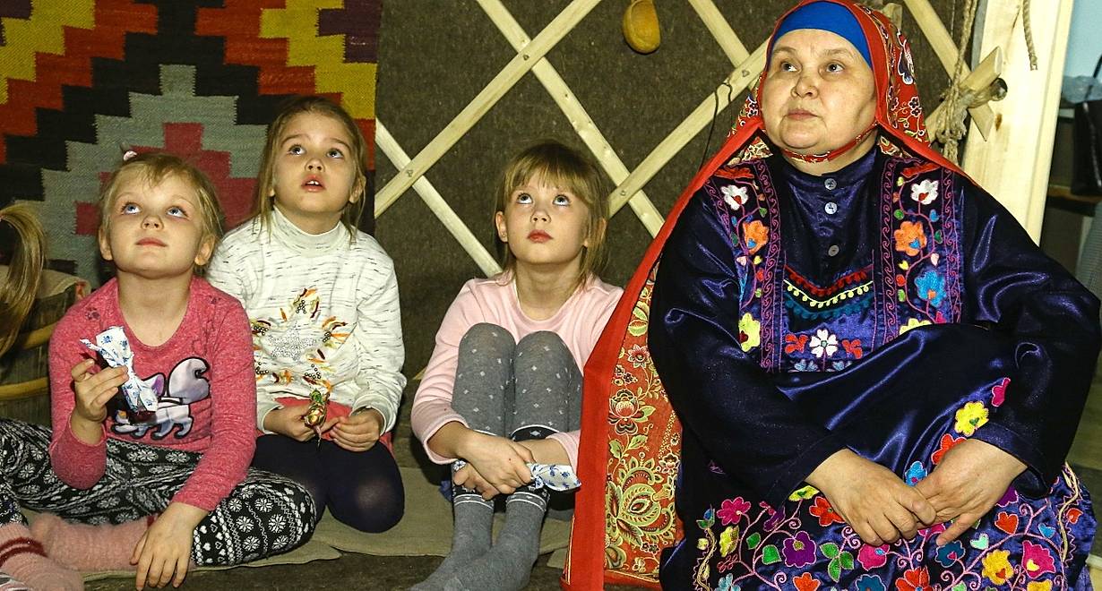 Выставка «Родной дом: башкирская юрта и русская изба»